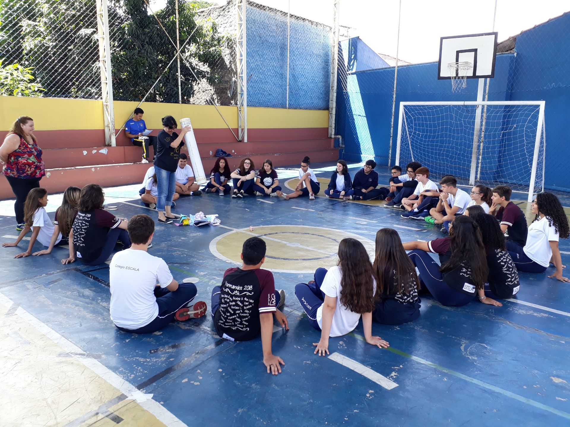 Foto Alunos vivenciam rito de passagem para uma próxima fase escolar Foto Alunos vivenciam rito de passagem para uma próxima fase escolar - Imagem 2