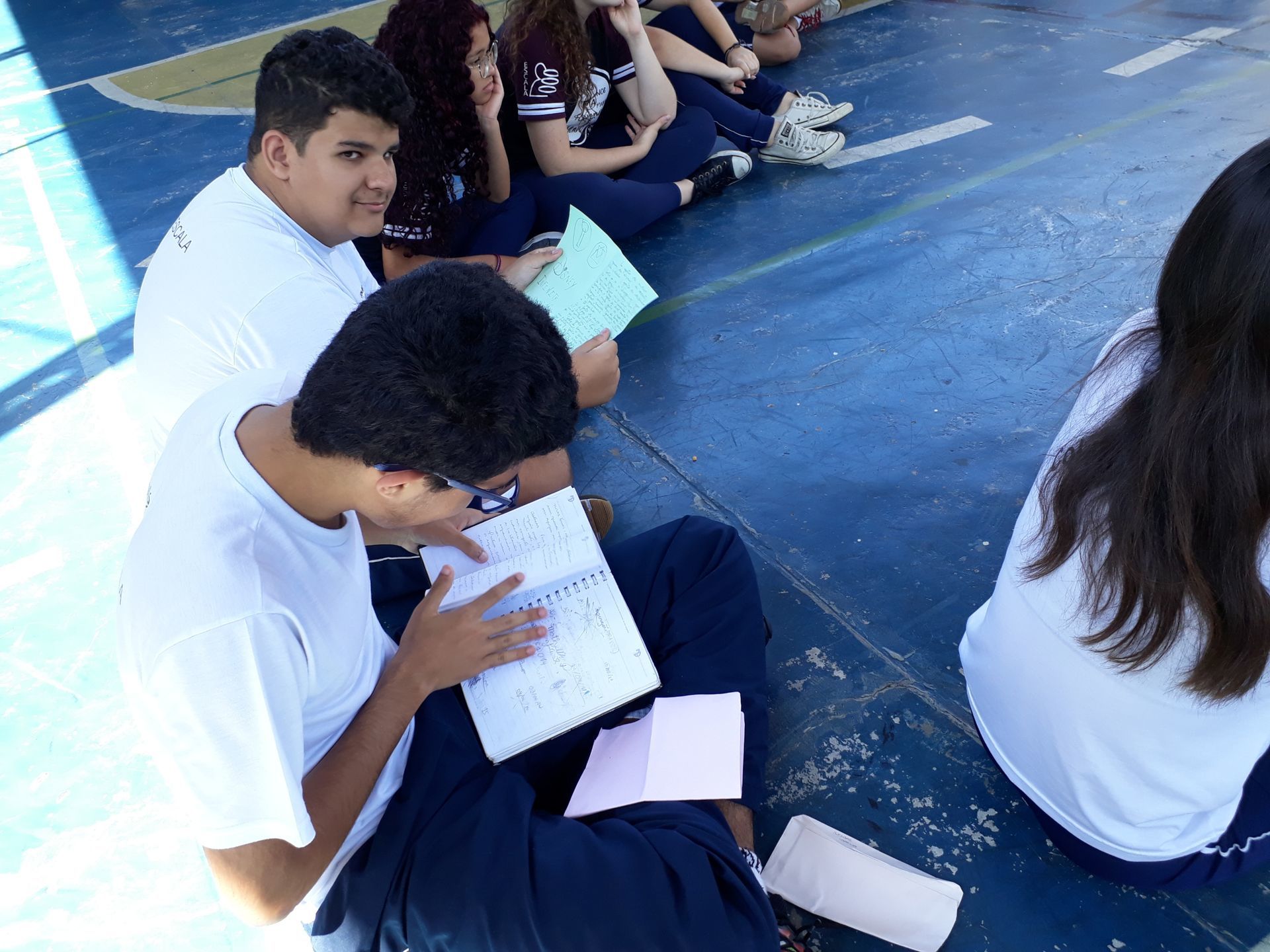 Foto Alunos vivenciam rito de passagem para uma próxima fase escolar Foto Alunos vivenciam rito de passagem para uma próxima fase escolar - Imagem 21