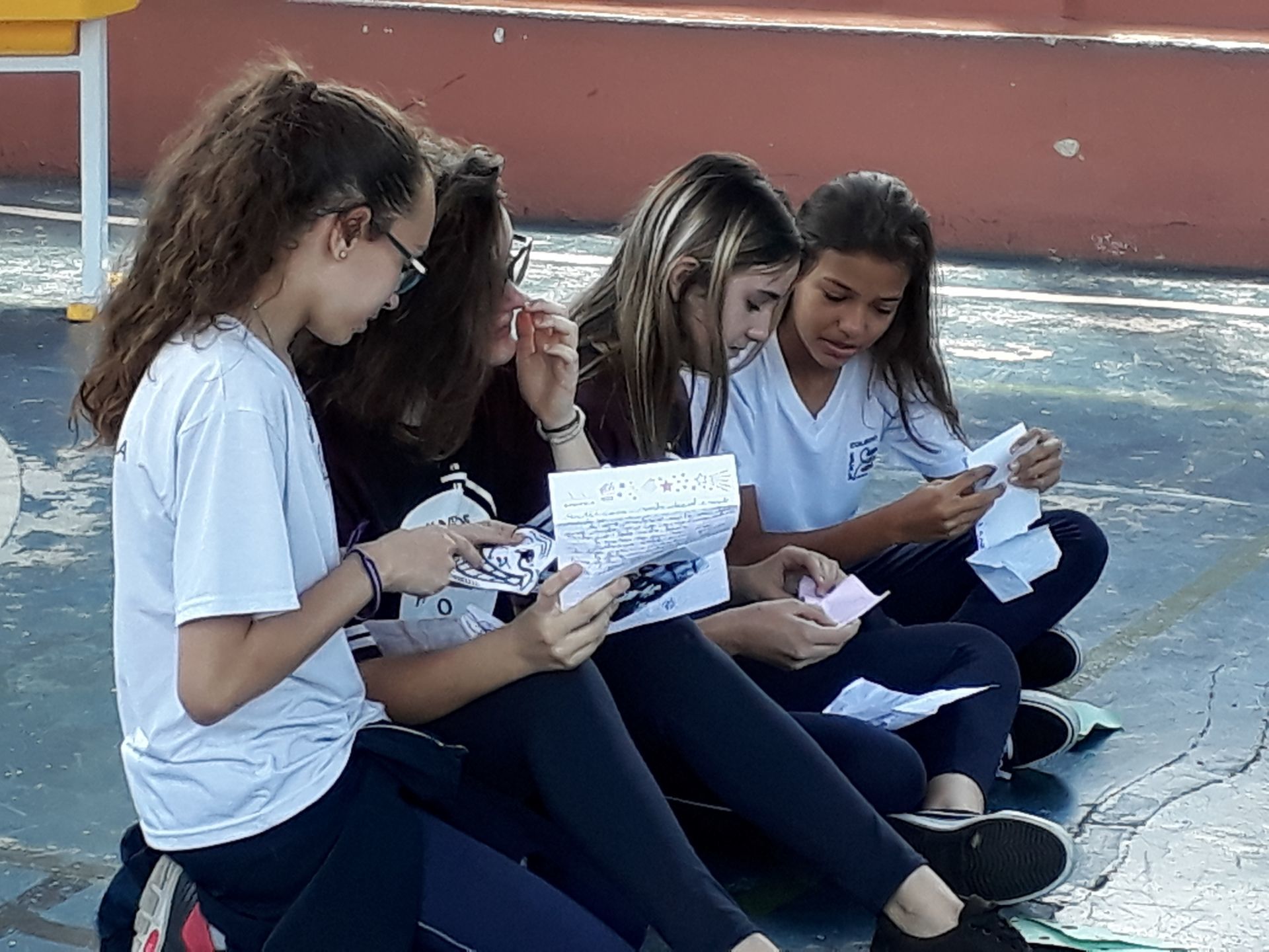 Foto Alunos vivenciam rito de passagem para uma próxima fase escolar Foto Alunos vivenciam rito de passagem para uma próxima fase escolar - Imagem 29