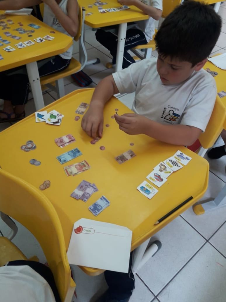 Foto Matemática no ESCALA tem gincana, feira e aprendizado Foto Matemática no ESCALA tem gincana, feira e aprendizado - Imagem 9