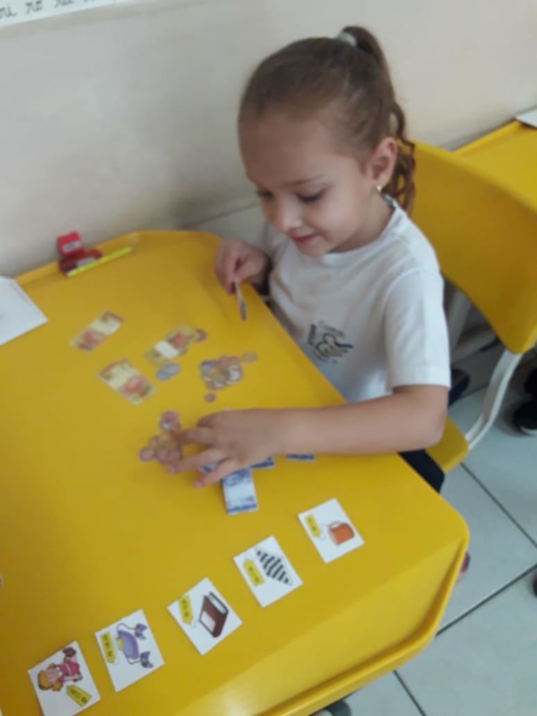 Foto Matemática no ESCALA tem gincana, feira e aprendizado Foto Matemática no ESCALA tem gincana, feira e aprendizado - Imagem 10