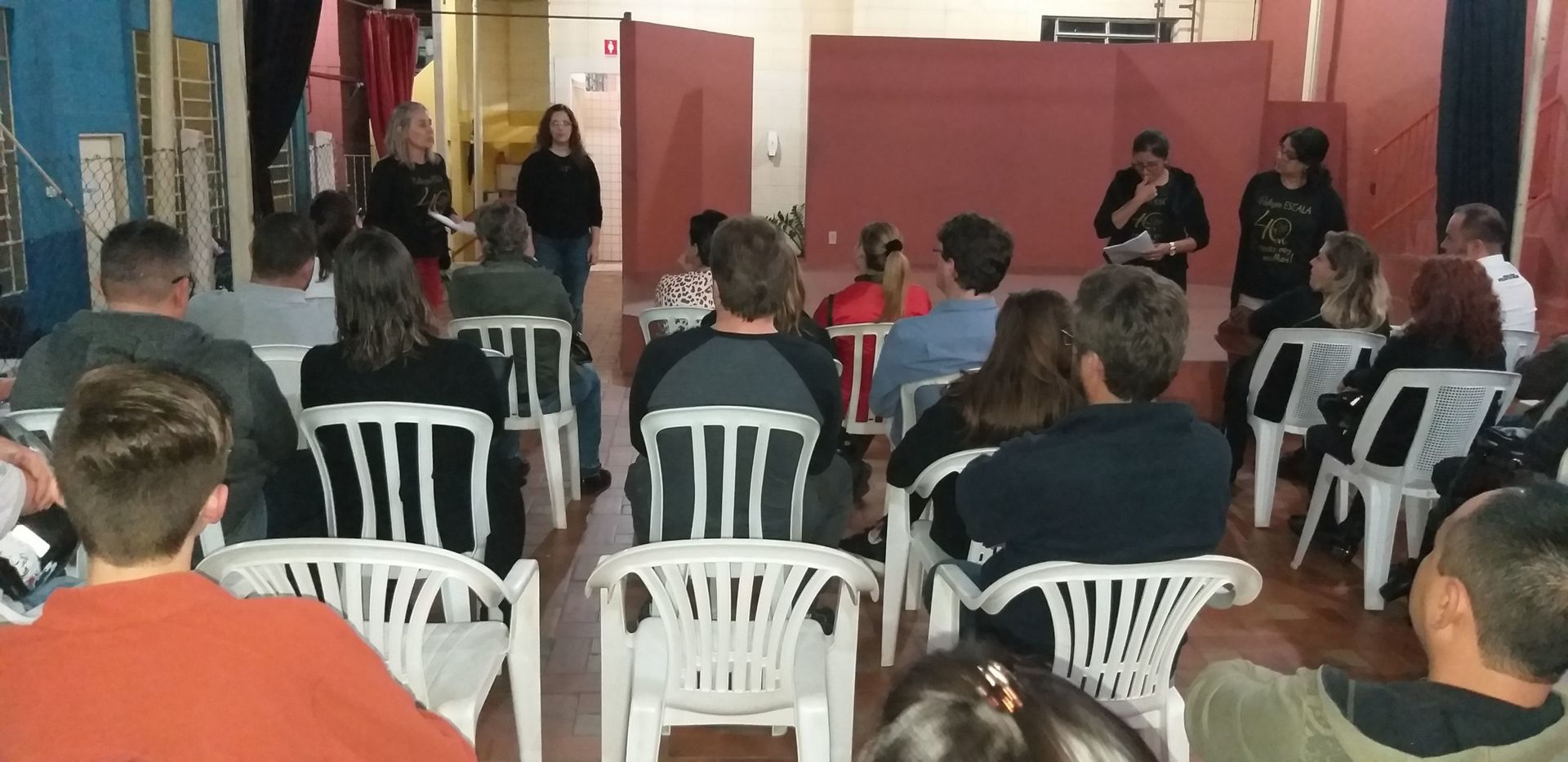 Foto Seminário: Você abre sua casa para estranhos? Foto Seminário: Você abre sua casa para estranhos? - Imagem 2