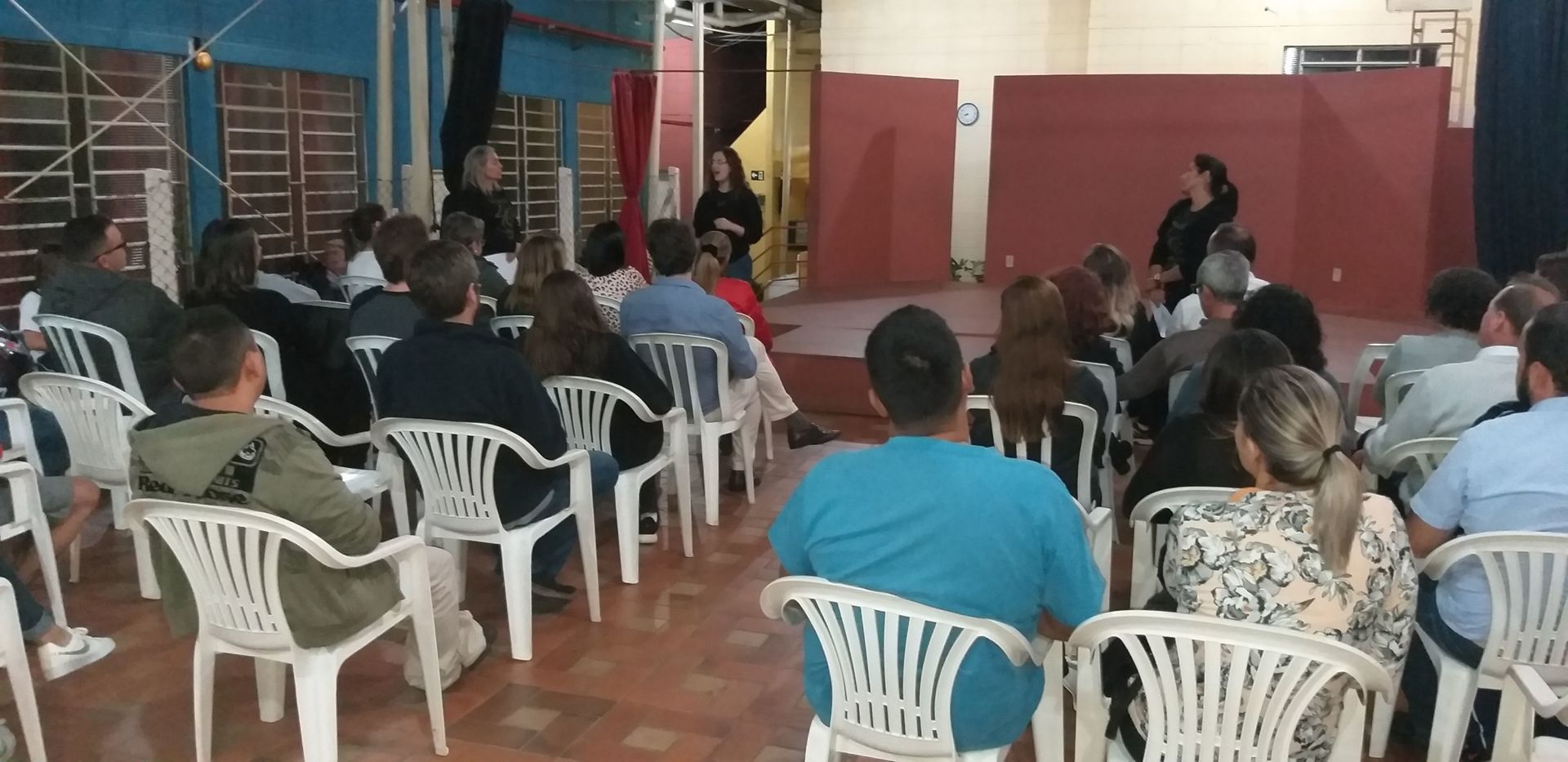 Foto Seminário: Você abre sua casa para estranhos? Foto Seminário: Você abre sua casa para estranhos? - Imagem 9