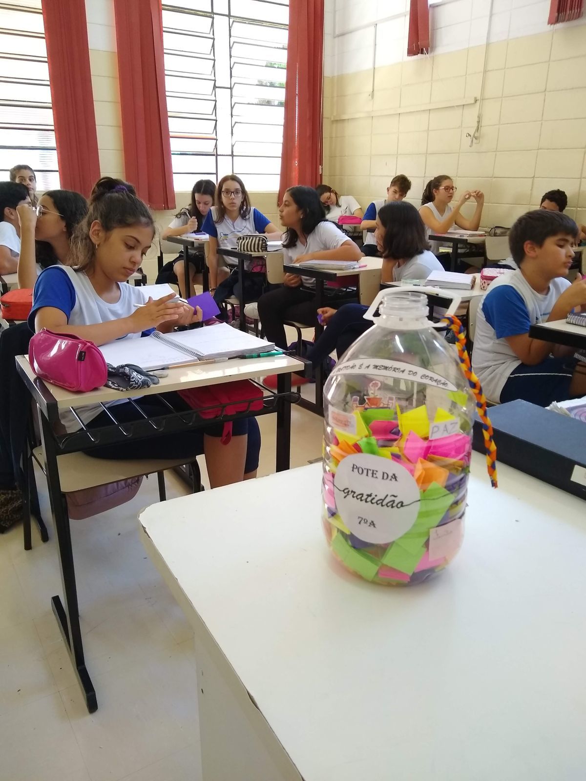 Foto Alfabetização emocional- Pote da gratidão Foto Alfabetização emocional- Pote da gratidão - Imagem 1
