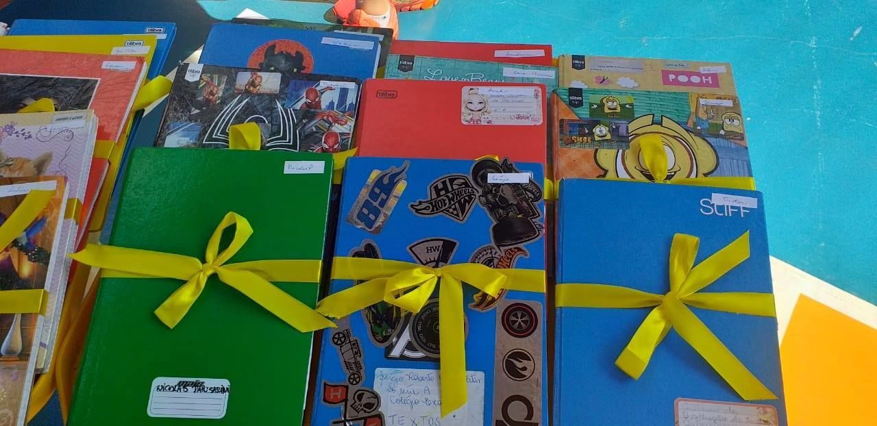 Foto Coletâneas de textos do 5º ano serão entregues na próxima semana Foto Coletâneas de textos do 5º ano serão entregues na próxima semana - Imagem 0