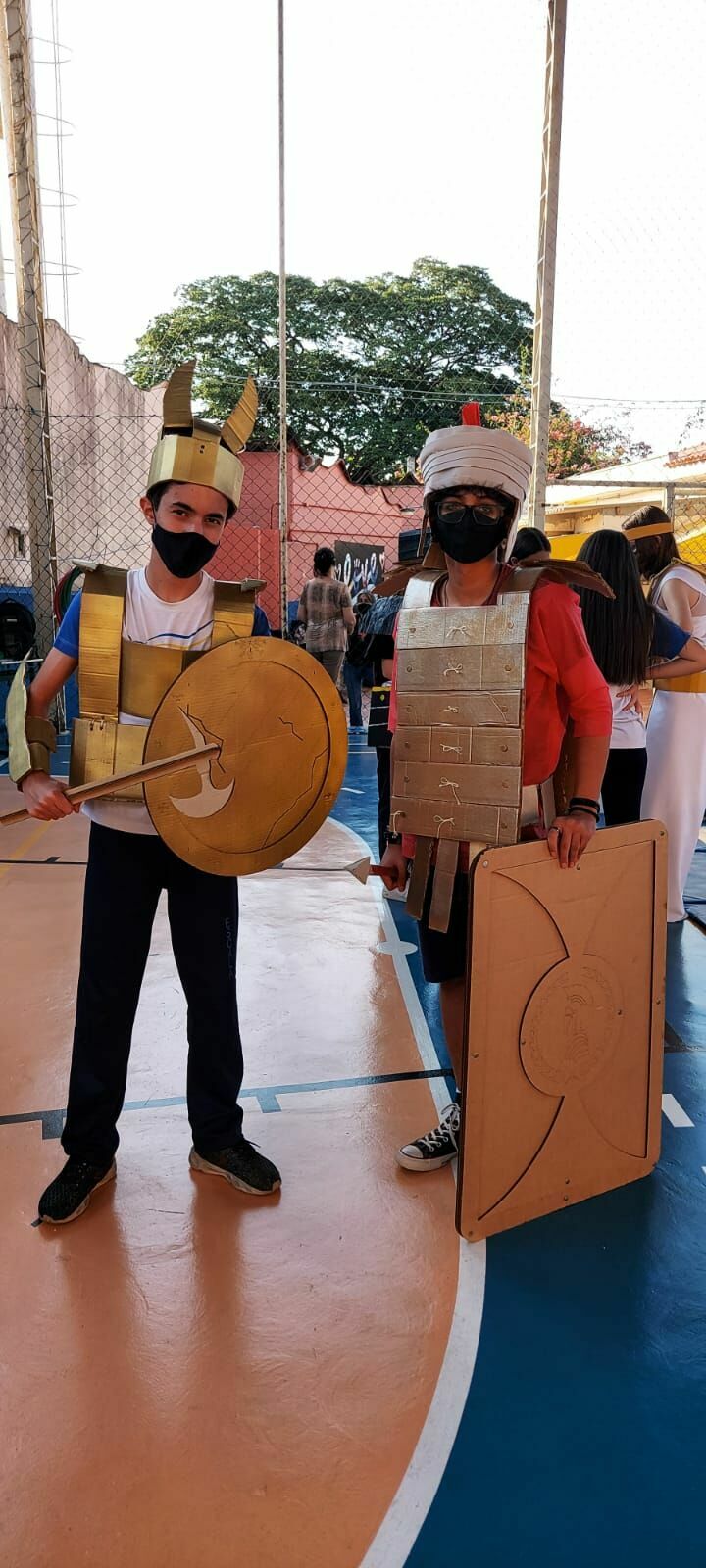 Foto Armadura realista vira destaque da aula Maker Foto Armadura realista vira destaque da aula Maker - Imagem 3