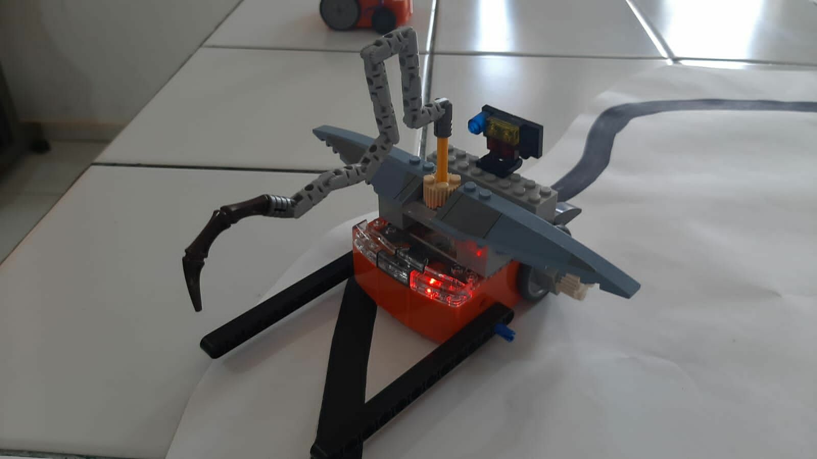 Foto Armadura realista vira destaque da aula Maker Foto Armadura realista vira destaque da aula Maker - Imagem 5